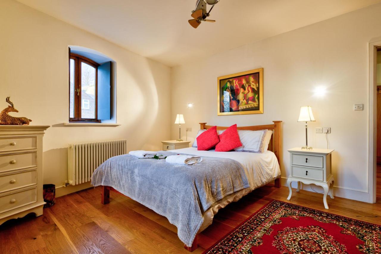 Stylish Town Centre Stay - 2-Bed Luxury Suite With Wifi 斯坦福德 外观 照片
